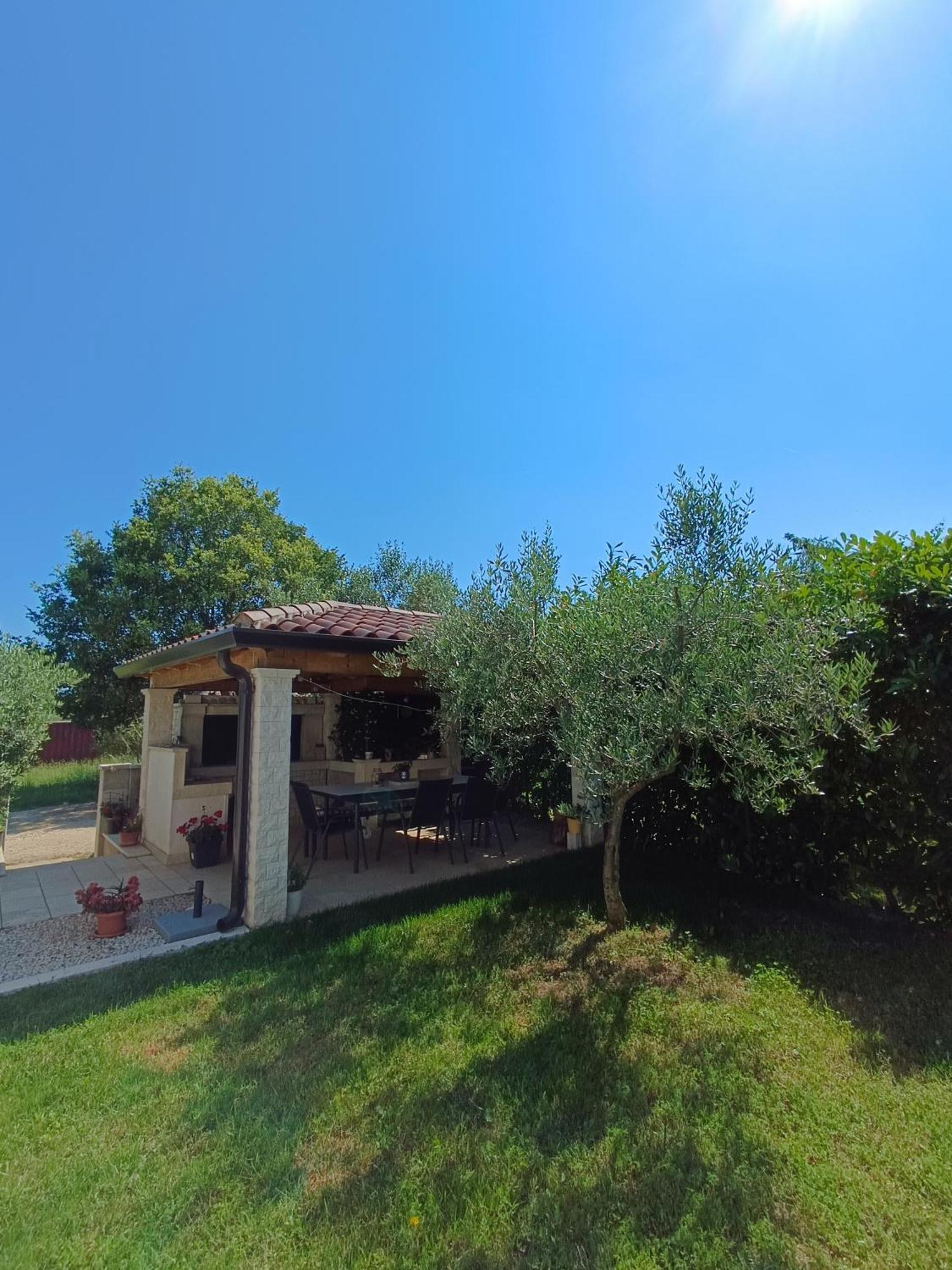 Apartman Ika Umag Exterior photo